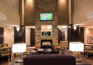 Free Breakfast, Pool & Hot Tub | King Studio Just 4-Minutes from the Airport