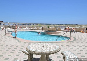Free Daily Activities 🏖🚤🌊| Breathtaking High-rise Beachfront Condo, 3 Pools