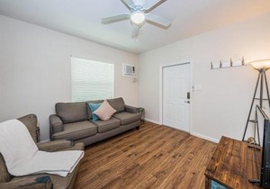Frenchy's Cottage 490