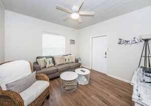 Frenchy's Cottage 482