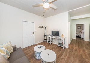 Frenchy's Cottage 482