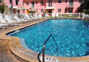 ✨ Gulf Winds Upgraded Condo — Beautiful Remodel with Queen Bed Near the Beach
