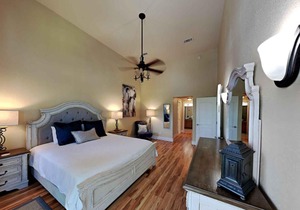 Historic Aragon Executive Apartment