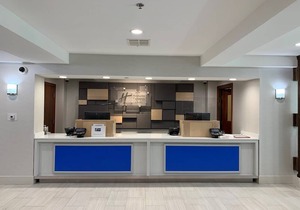 Holiday Inn Express Hotel & Suites Woodland Hills, an IHG Hotel