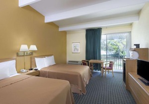 Howard Johnson by Wyndham Newburgh