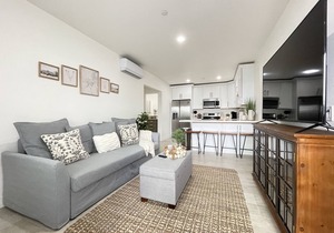 ★King★5min→DTSA★Parking★65” Smart TV★Self Check-In