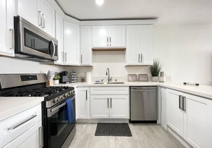 ★King★5min→DTSA★Parking★65” Smart TV★Self Check-In