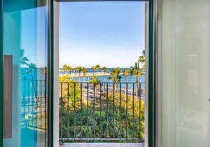 Kronos on the beach Suite 4