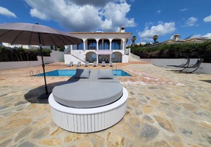 luxury apartments sea views with pool