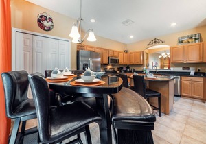 Luxury Home - 5 Minutes From Disney - Star Wars Theatre!