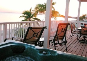 Luxury Oceanfront with HOT TUB - BOAT, kayaks, paddleboards included -PARADISE!