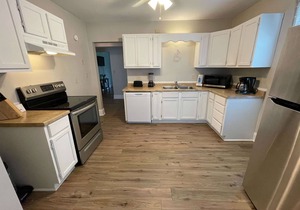 Midtown, Minutes to the Beach! Highlands Unit-A