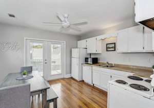 Midtown, Minutes to the Beach! Highlands Unit-B