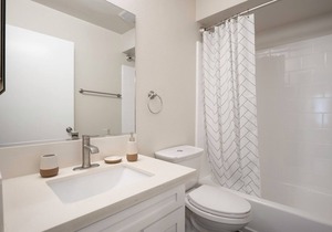 Mod Westwood 2BR, nr. UCLA & Westwood Village, by Blueground