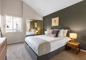 Mod Westwood 2BR, nr. UCLA & Westwood Village, by Blueground