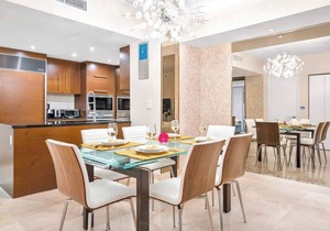 MVR - Designer Stay in Sky-High Tower