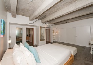 Netherland Renovated 2br/2ba on Ocean Drive