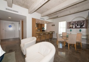 Netherland Renovated 2br/2ba on Ocean Drive