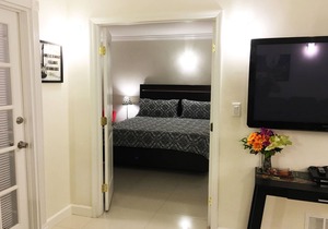 OCEAN MANOR 1 MASTER EN-SUITE BEDROOM AND 1 BEDROOM