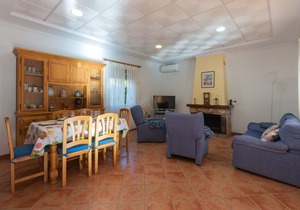 PORTILET - Great villa with private pool amidst the mountains.