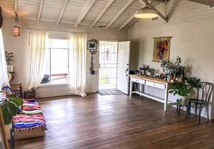 SILVERLAKE HILLS ENTIRE HOUSE WITH GARDEN & VIEWS WALK TO EVERYTHING & PARKING