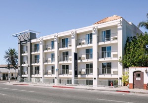 Sonder Solarena | Double Queen Room w/Balcony