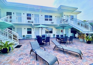 Southwinds #3 for 2, Queen Studio, Steps to Beach