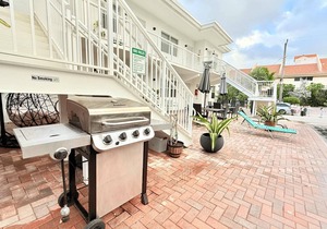 Southwinds #9 for 3, King Studio Steps to Beach