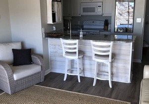 Studio condo - beautiful side-view of the Gulf!