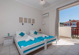 Studio with Balcony - The Lofos Studios