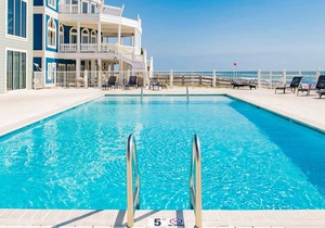 Stunning luxury home w. pool + direct beach access