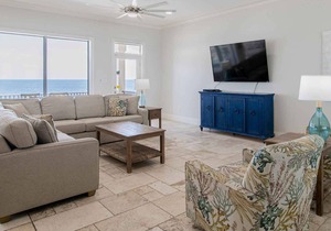 Stunning luxury home w. pool + direct beach access