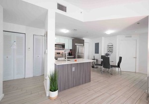 Subtle 2 Bed in Edgewater/Downtown W/Free Parking