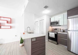 Subtle 2 Bed in Edgewater/Downtown W/Free Parking