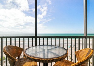 Sunset Terrace 108 · Dolphins · Gulf Front in Bradenton Beach