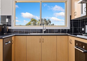 Torino 4 - An impressive 4 bedroom Jindabyne townhouse with magnificent views