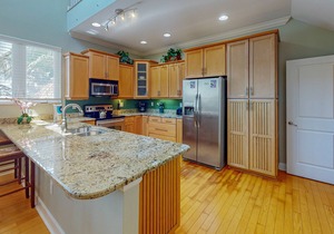 Upscale tropical getaway with private pool & spa, & elevator - walk to the beach