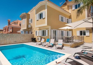 Villa Curie in Sonnenland with Pool