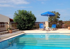 Villa with private pool, lovely views within easy walk to Vamos village