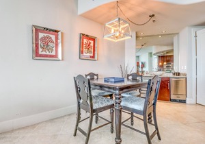 Waterfront condo near beach with wet bar & shared indoor pool & hot tub