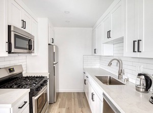 The Emerson Grand Ave Los Angeles | Valley Village