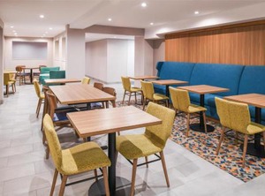Holiday Inn Express Costa Mesa Ihg Hotel | East Side Costa Mesa