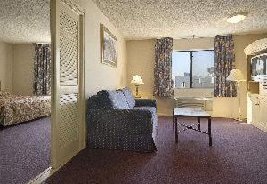 Ramada | Wilshire