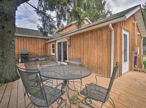 Vintage Farmhouse Half Mi Mount Pleasant Ski | Cambridge Springs