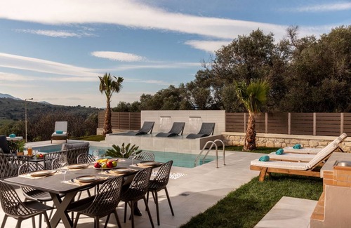 Filaki Villa | 100 m² Villa ∙ 4 bedrooms ∙ 8 guests