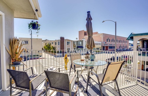 Balboa Peninsula Apartment | 102 m² Apartment ∙ 2 bedrooms ∙ 4 guests