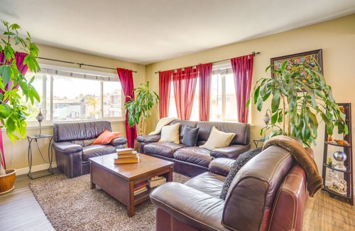Balboa Peninsula Apartment | 102 m² Apartment ∙ 2 bedrooms ∙ 4 guests