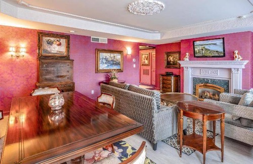 Downtown Niagara Falls House | 114 m² Motel ∙ 2 bedrooms ∙ 127 guests