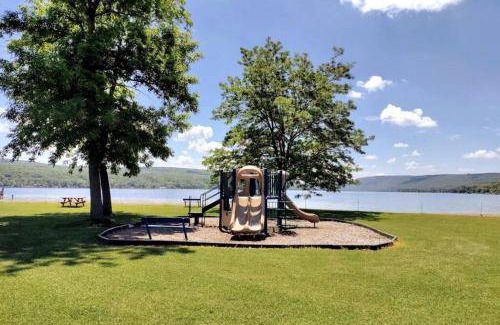 Honeoye House | 124 m² House ∙ 3 bedrooms ∙ 7 guests