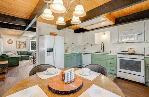 Sugarloaf House | 131 m² House ∙ 3 bedrooms ∙ 8 guests